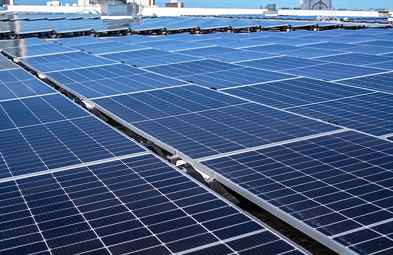 advanced-green-technologies-installs-2.2-mw-solar-project-on-orlando-convention-center