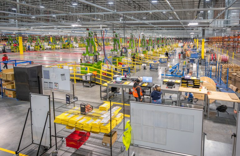 shoals-opens-humongous-solar-ebos-manufacturing-site-in-tennessee