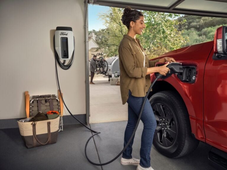 ford-officially-launches-us-stationary-energy-storage-subsidiary,-deliveries-to-begin-in-2027