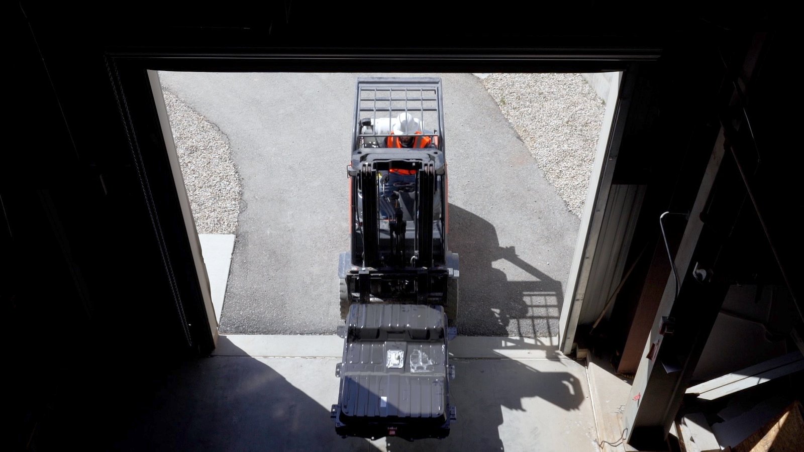b2u-and-waymo-launch-landmark-partnership-to-give-autonomous-fleet-batteries-a-second-life