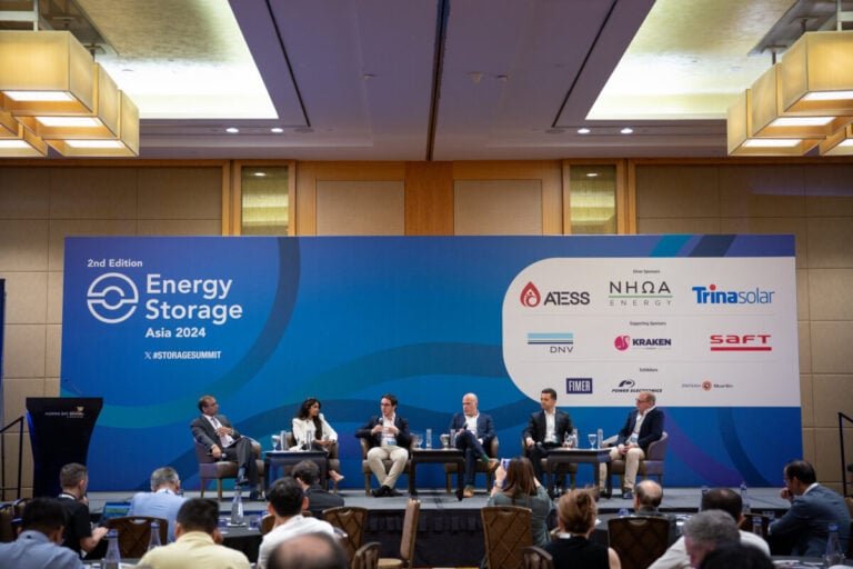 apac-data-centres-risk-a-fossil-fuel-dependency-long-duration-energy-storage-can-help-end