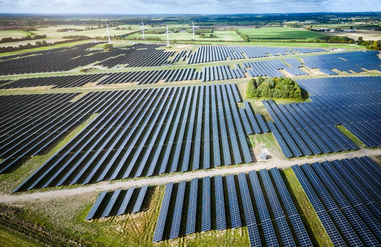 blending-feoc-and-non-feoc-modules:-the-design-choice-worth-millions-to-your-solar-project