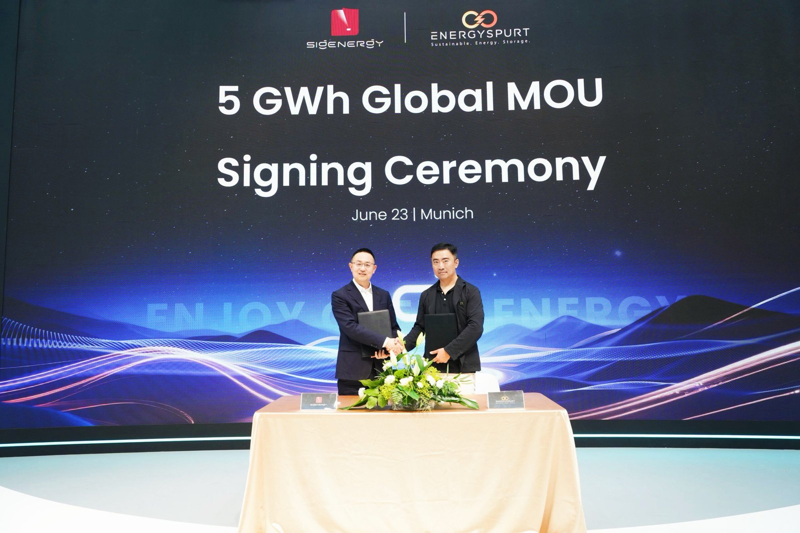 sigenergy-secures-over-20-gwh-in-global-energy-storage-agreements-at-intersolar-europe-2026