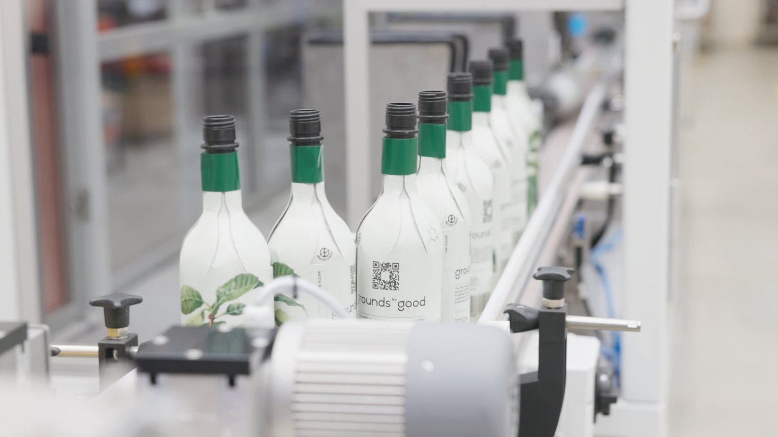 fancy-your-wine-from-a-paper-bottle?