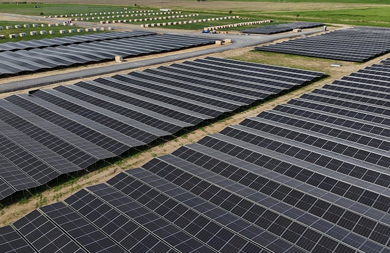 illinois-community-solar-project-pilots-planted-high-density-solar-racking