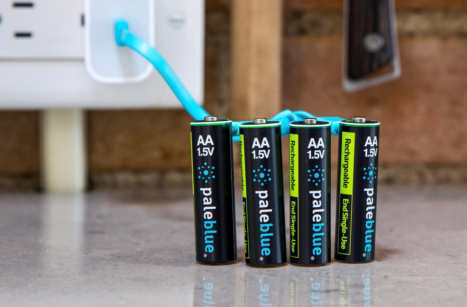 the-new-voyager-series-from-paleblue-is-the-most-advanced-rechargeable-battery-designed-to-replace-single-use-alternatives
