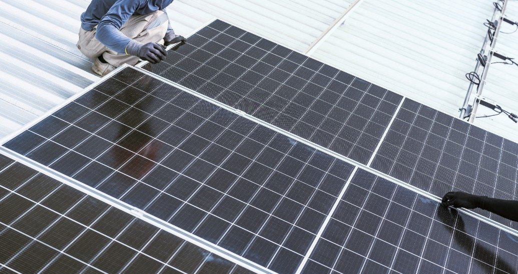 solar-sparks-life-into-food-market