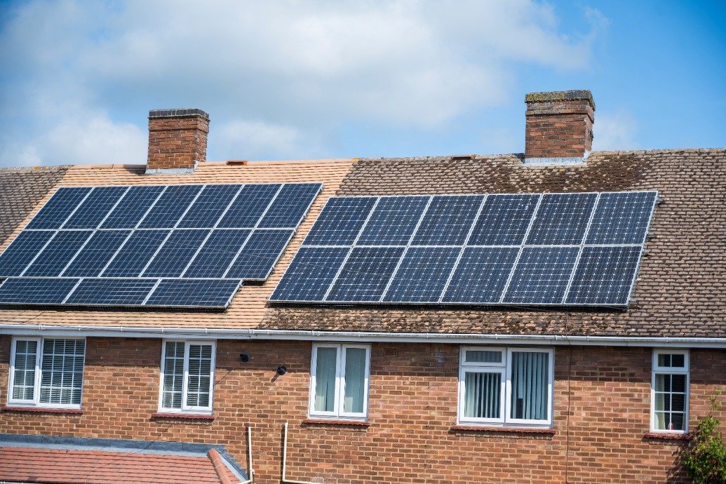 plug-in-solar-hits-the-shelves-across-the-uk