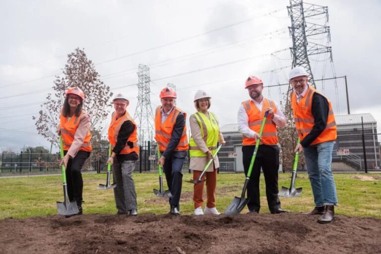 ausconnex-starts-construction-on-au$65-million-community-battery-programme-in-australia