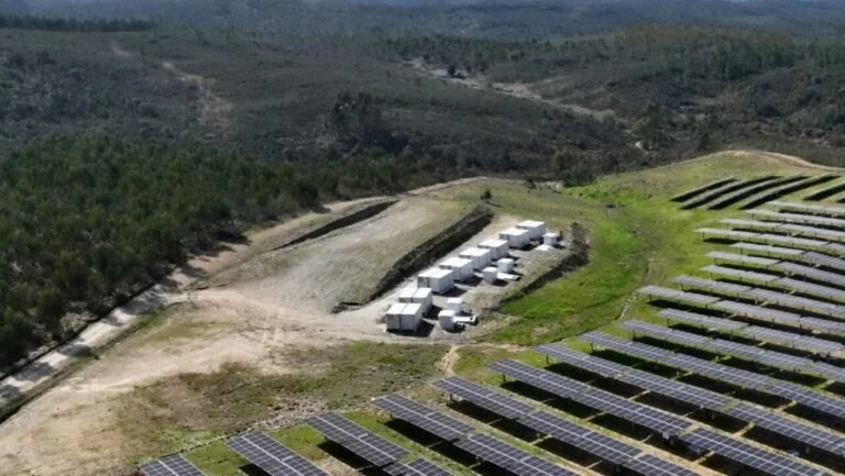 prosalia-and-edp-hybridise-solar-pv/wind-projects-with-batteries-in-portugal,-spain
