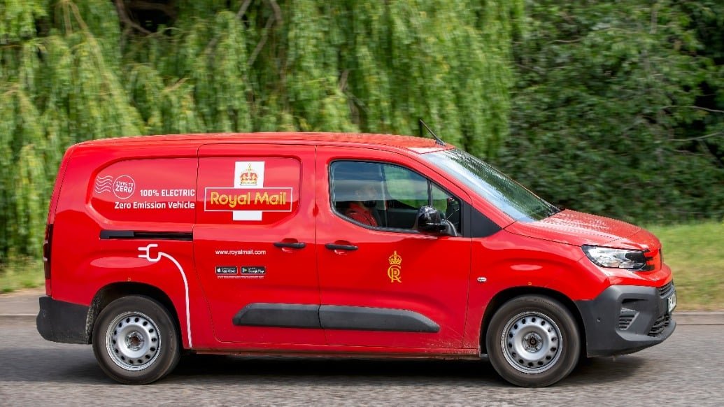 royal-mail-unveil-9000th-electric-van
