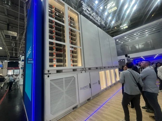 fluence-books-first-big-data-centre-deals,-but-manufacturing-ramp-up-delays-hit-revenues