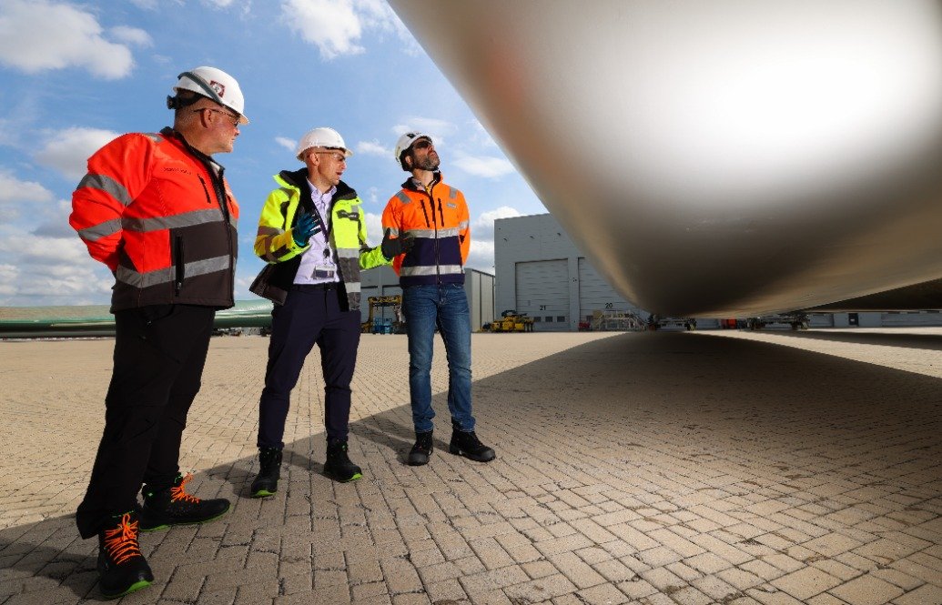 hull-factory-starts-production-of-blades-for-world’s-largest-wind-farm