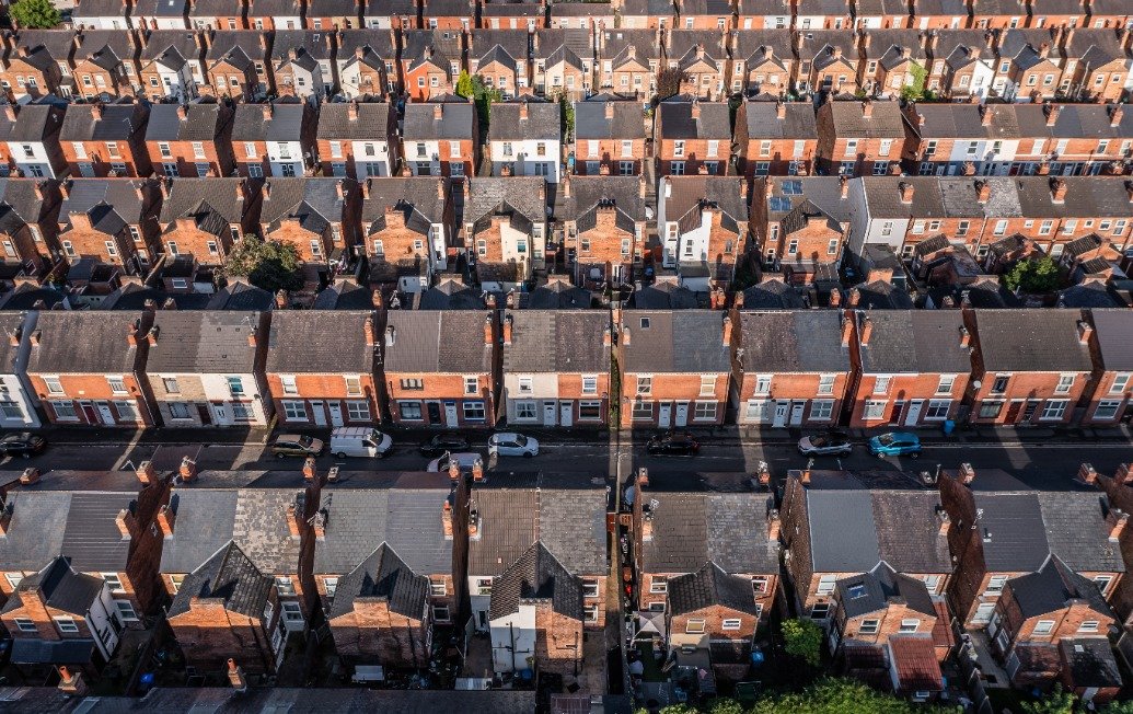 low-income-homes-pay-five-times-more-for-clean-heat