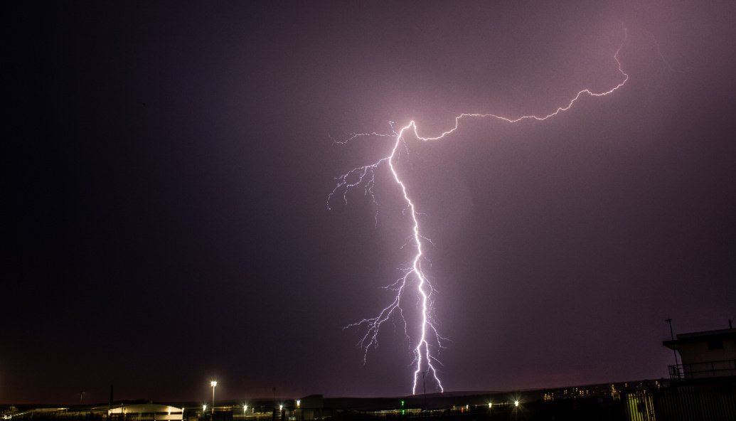 uk-saw-14,400-lightning-strikes-this-summer