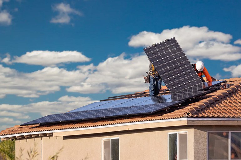 aurora-solar-updates-services,-expands-to-uk