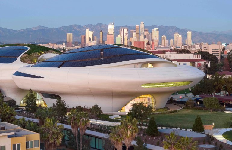 star-wars-inspired-art-museum-from-george-lucas-is-covered-in-solar-glass