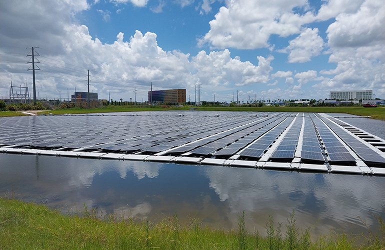 universal-theme-park-thrills-powered-by-floating-solar-project
