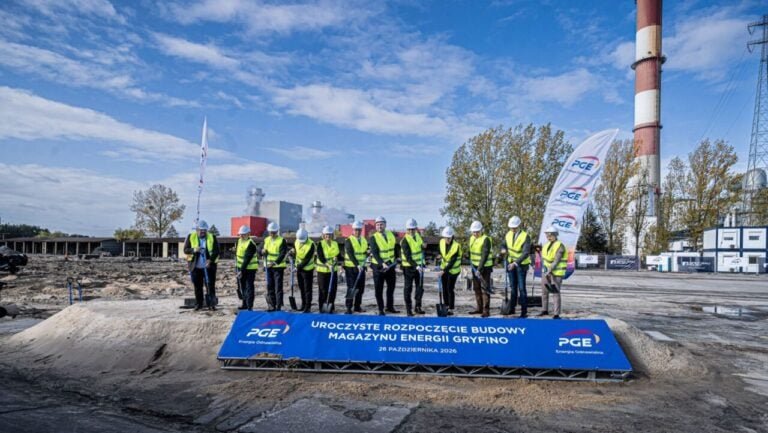 poland:-greenvolt-sells-1.6gwh-of-projects-to-a&r,-pge-building-800mwh-with-fluence-tech